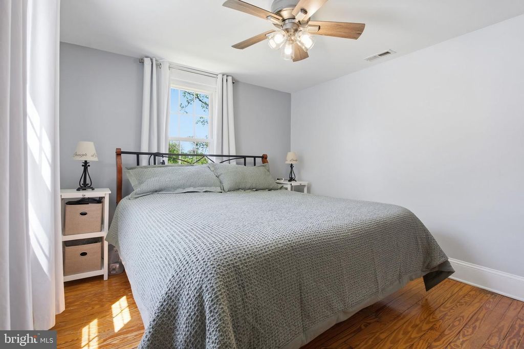 Image 18 of property listing at 19 TIMBER GROVE RD, Owings Mills, MD 21117