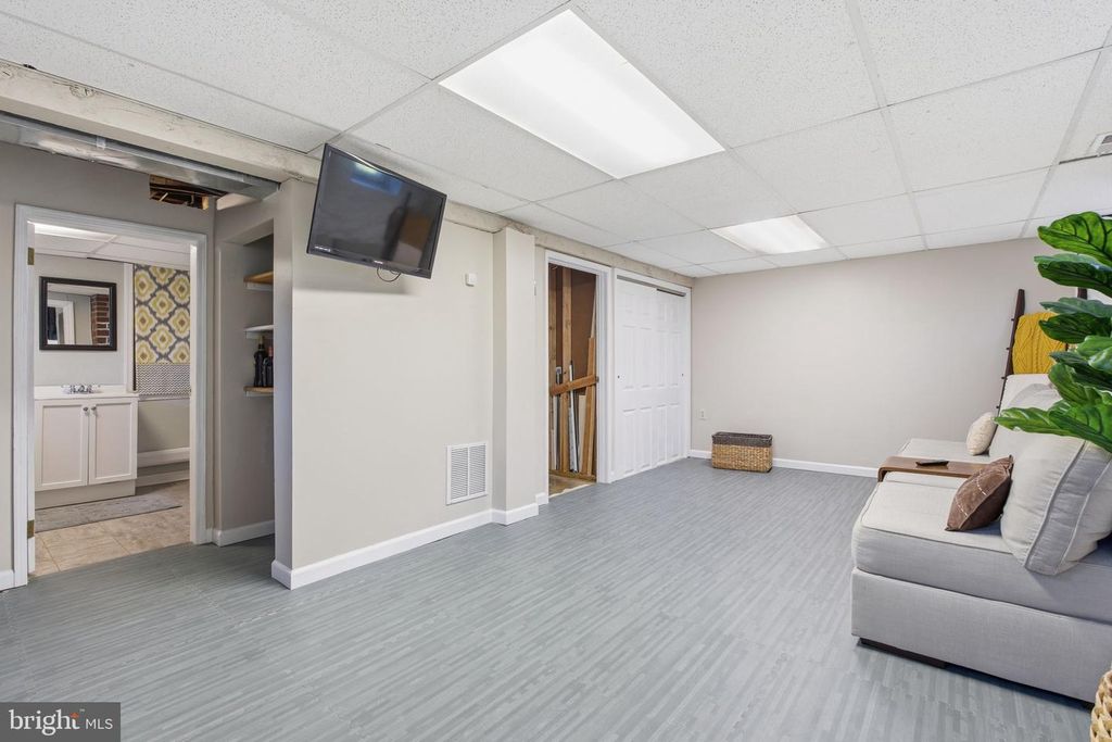 Image 25 of property listing at 19 TIMBER GROVE RD, Owings Mills, MD 21117