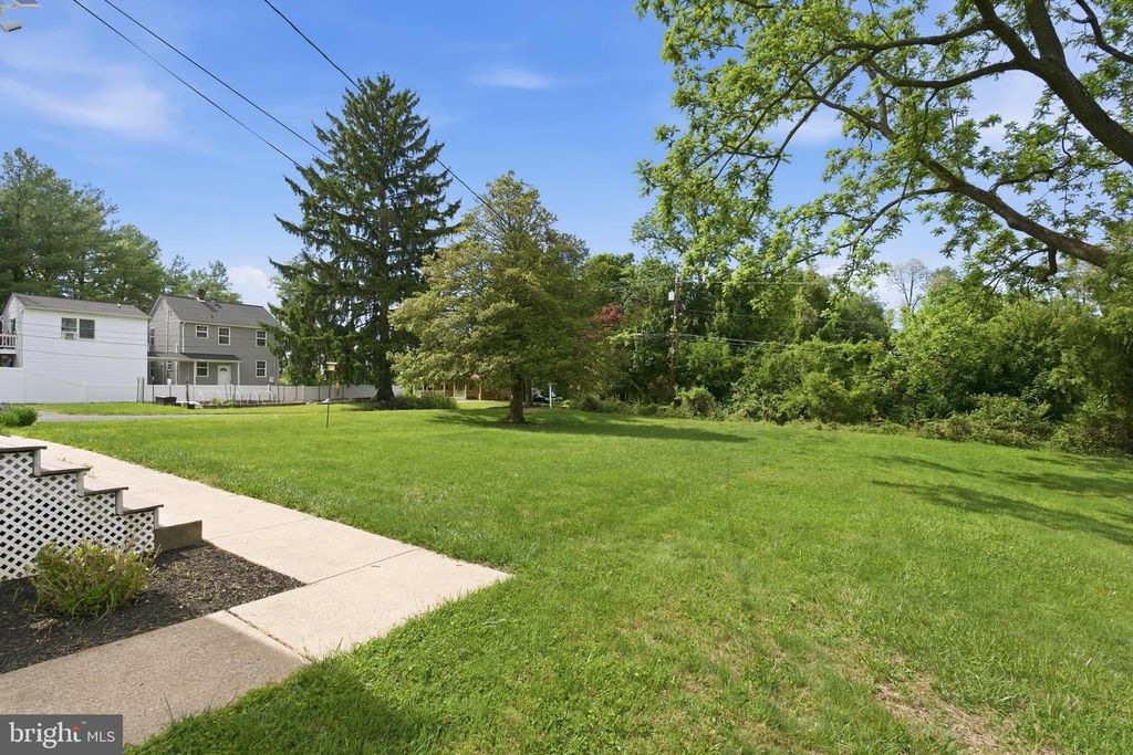 Image 32 of property listing at 19 TIMBER GROVE RD, Owings Mills, MD 21117