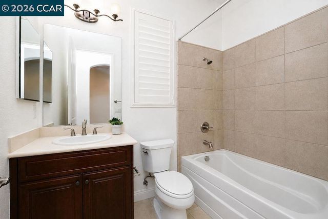 1083 Pomerol Cir, Brentwood, CA 94513