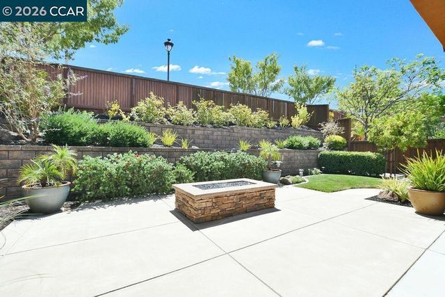 1083 Pomerol Cir, Brentwood, CA 94513