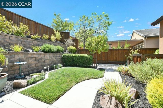 1083 Pomerol Cir, Brentwood, CA 94513