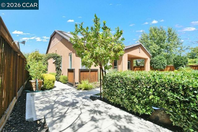 1083 Pomerol Cir, Brentwood, CA 94513