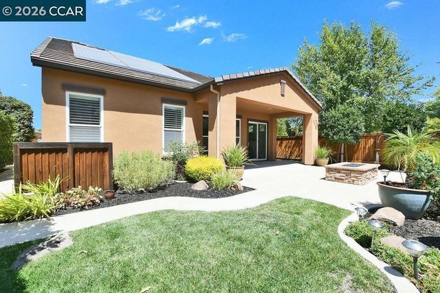 1083 Pomerol Cir, Brentwood, CA 94513