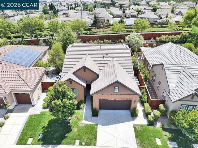 1083 Pomerol Cir, Brentwood, CA 94513