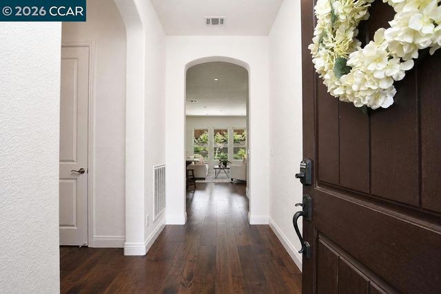 1083 Pomerol Cir, Brentwood, CA 94513