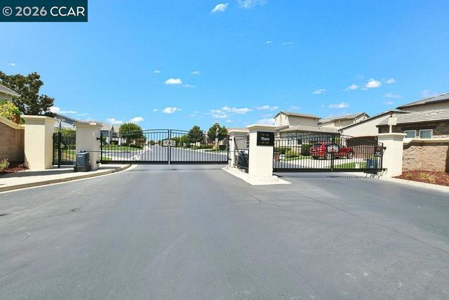 1083 Pomerol Cir, Brentwood, CA 94513