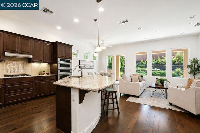 1083 Pomerol Cir, Brentwood, CA 94513