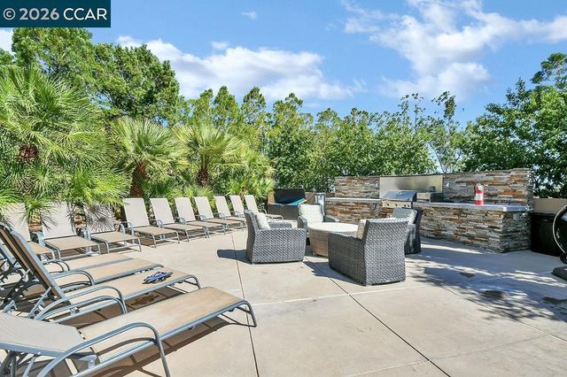 1083 Pomerol Cir, Brentwood, CA 94513