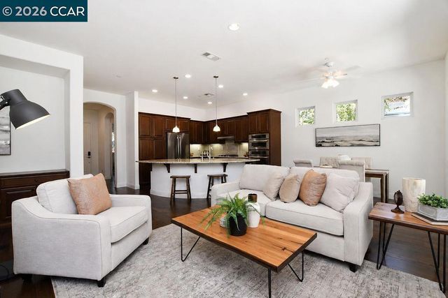 1083 Pomerol Cir, Brentwood, CA 94513