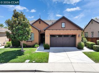 1083 Pomerol Cir, Brentwood, CA 94513