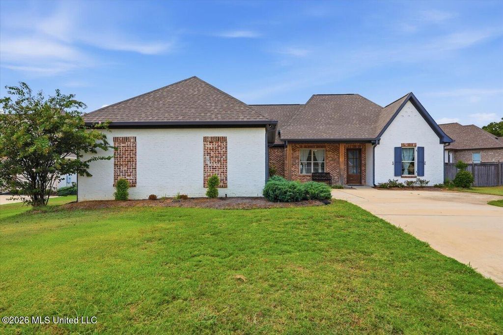 102 Twain Trail, Clinton, MS 39056