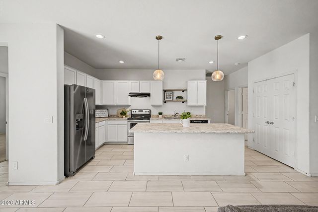 18057 W IDA Lane, Surprise, AZ 85387