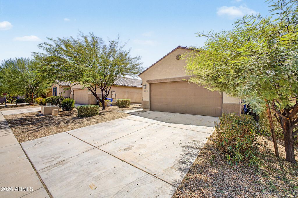 18057 W IDA Lane, Surprise, AZ 85387 — photo 2