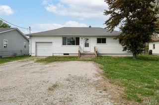 209 Sterling Drive, Moro, IL 62067
