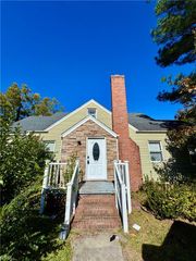 17 Davis ST, Portsmouth, VA 23702