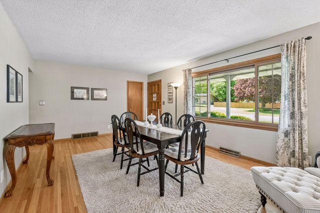 10643 Vessey Road, Bloomington, MN 55437