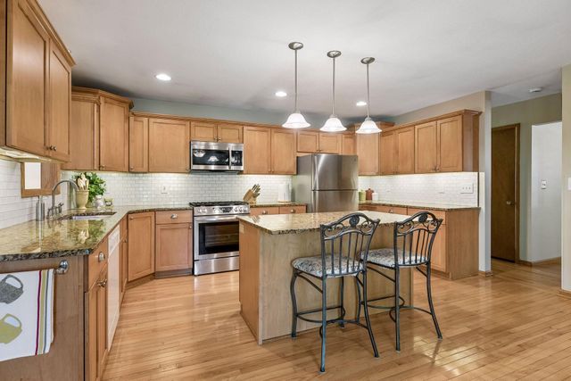 10643 Vessey Road, Bloomington, MN 55437
