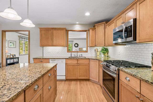 10643 Vessey Road, Bloomington, MN 55437