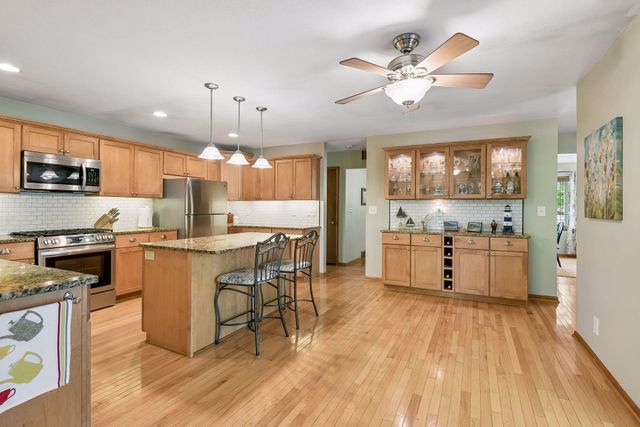 10643 Vessey Road, Bloomington, MN 55437