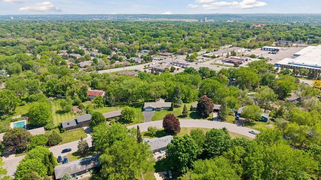 10643 Vessey Road, Bloomington, MN 55437