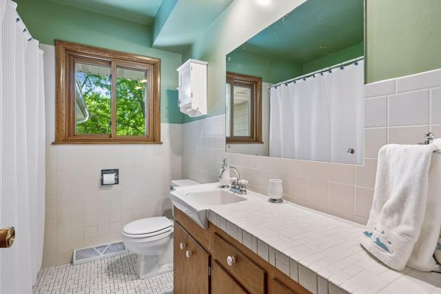 10643 Vessey Road, Bloomington, MN 55437