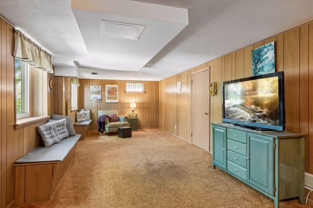 10643 Vessey Road, Bloomington, MN 55437