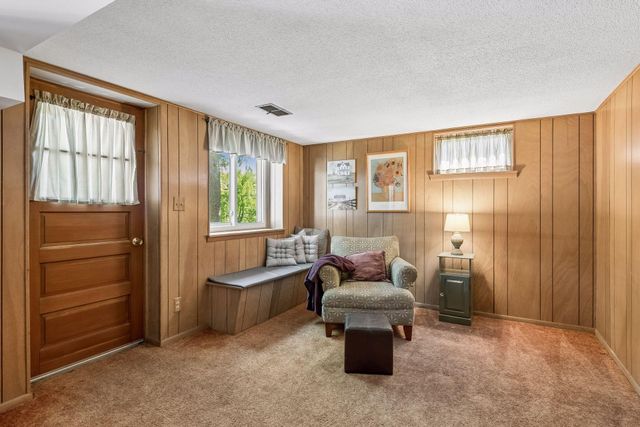 10643 Vessey Road, Bloomington, MN 55437