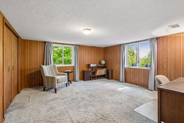 10643 Vessey Road, Bloomington, MN 55437