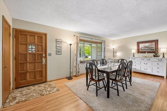 10643 Vessey Road, Bloomington, MN 55437