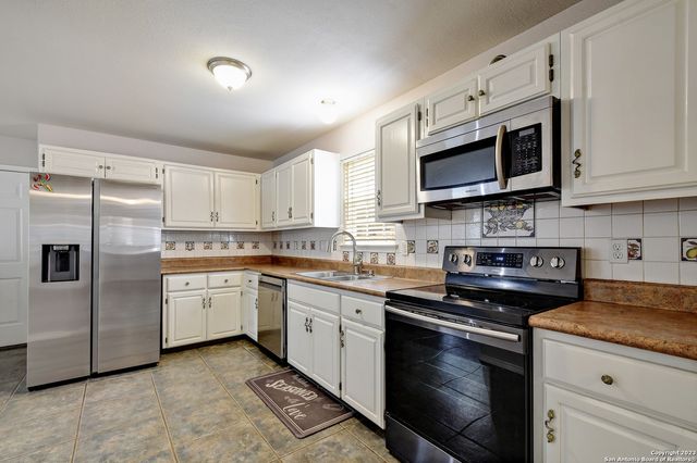 13802 Fairway Crest, San Antonio, TX 78217