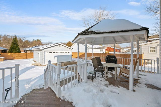 255 N River Road, Waterville, OH 43566