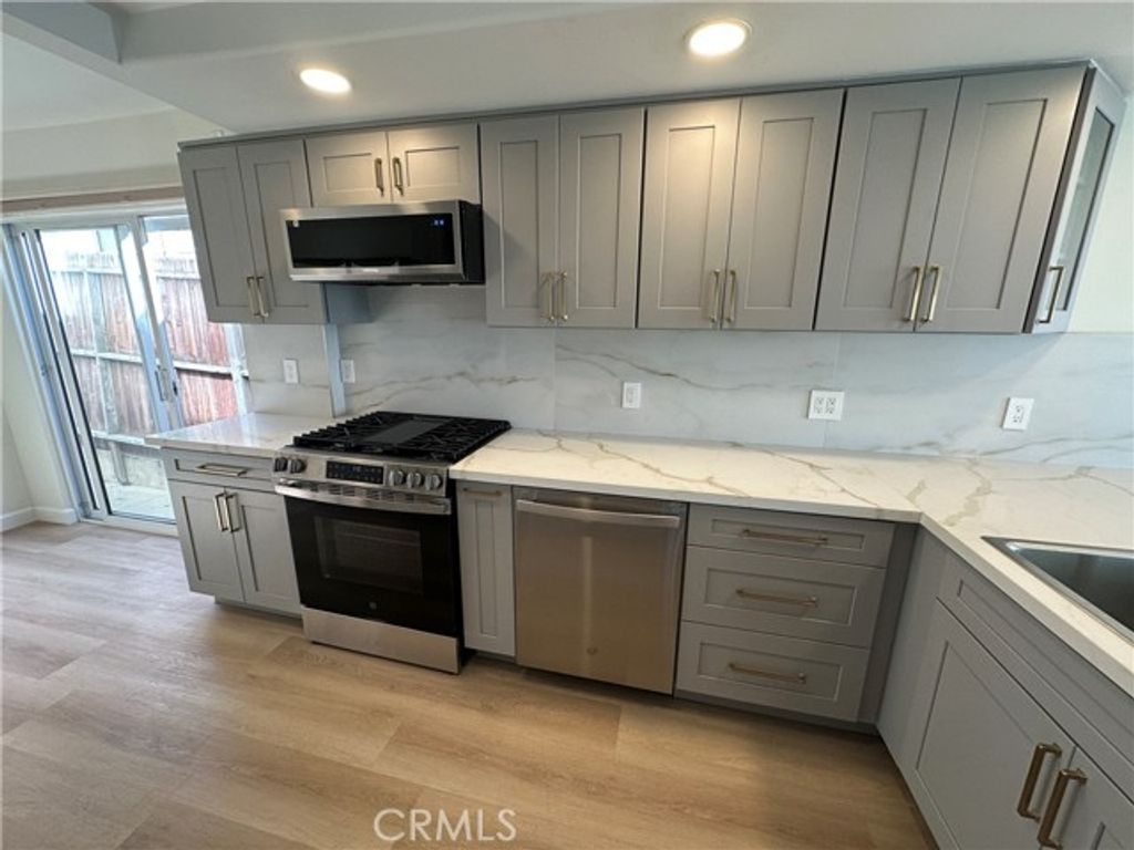 934 Manhattan Avenue, Hermosa Beach, CA 90254