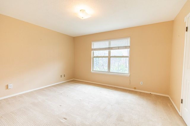 802 Lois St, Kerrville, TX 78028