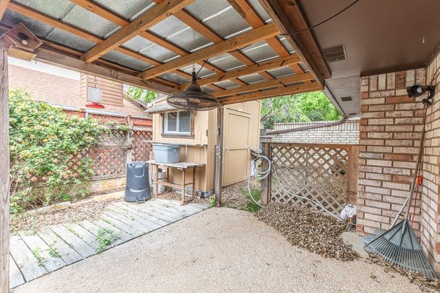 802 Lois St, Kerrville, TX 78028