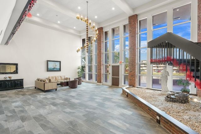 2881 NW 47th Terrace 103, Lauderdale Lakes, FL 33313