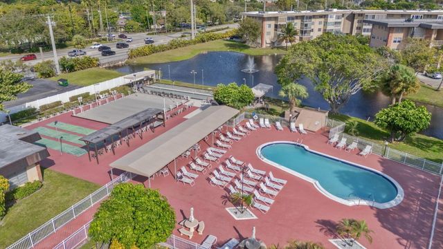 2881 NW 47th Terrace 103, Lauderdale Lakes, FL 33313