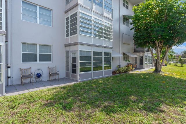 2881 NW 47th Terrace 103, Lauderdale Lakes, FL 33313