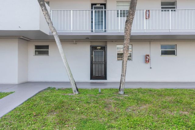 2881 NW 47th Terrace 103, Lauderdale Lakes, FL 33313