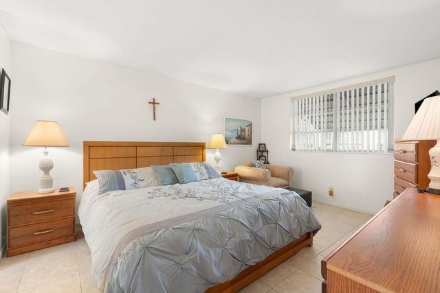 2881 NW 47th Terrace 103, Lauderdale Lakes, FL 33313