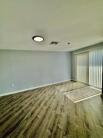 90 Quincy Shore Dr 808, Quincy, MA 02171