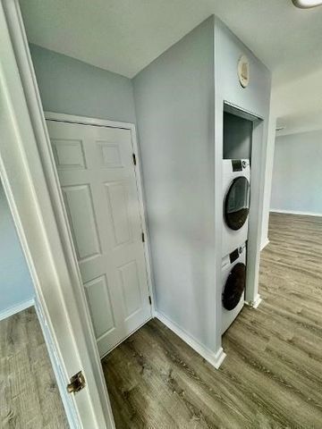 90 Quincy Shore Dr 808, Quincy, MA 02171