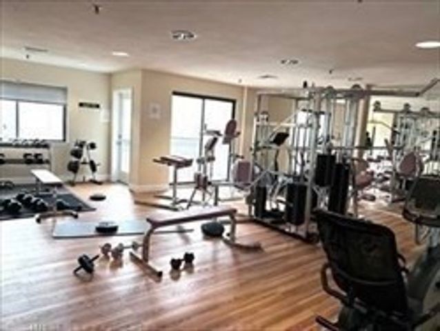 90 Quincy Shore Dr 808, Quincy, MA 02171