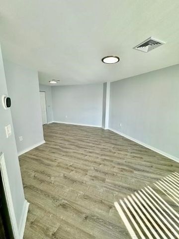 90 Quincy Shore Dr 808, Quincy, MA 02171