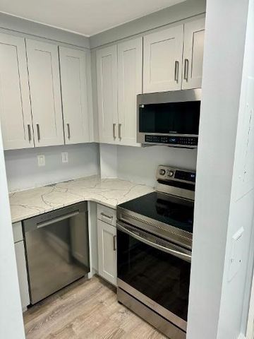 90 Quincy Shore Dr 808, Quincy, MA 02171