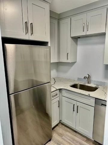 90 Quincy Shore Dr 808, Quincy, MA 02171