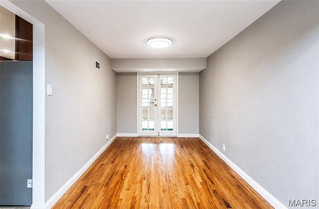 9904 Markhall Lane, St Louis, MO 63123