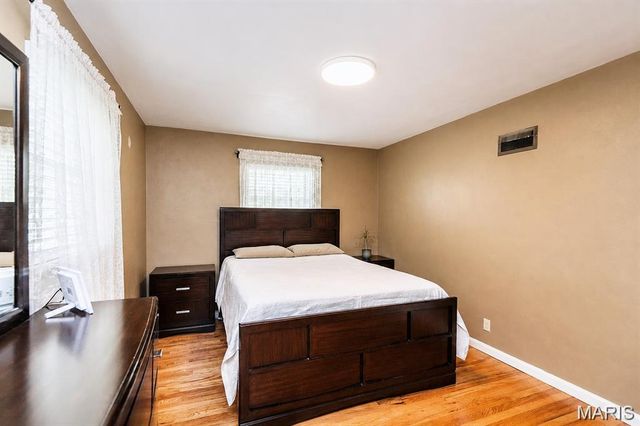 9904 Markhall Lane, St Louis, MO 63123