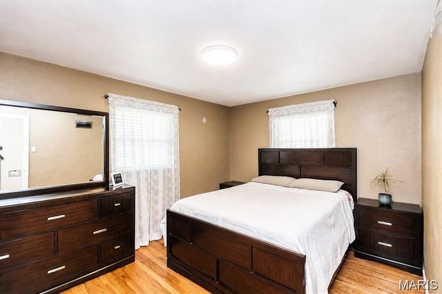 9904 Markhall Lane, St Louis, MO 63123