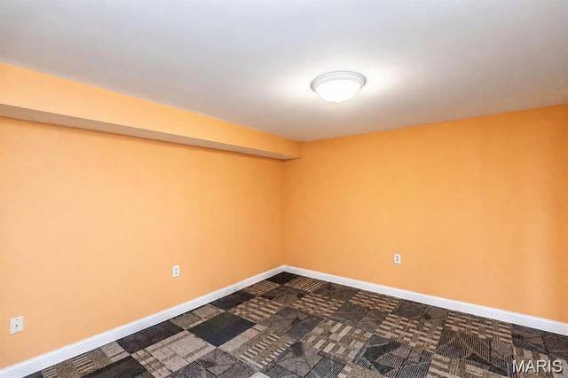 9904 Markhall Lane, St Louis, MO 63123